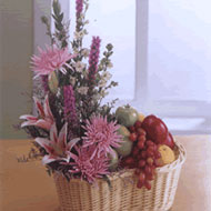 Canasto con Flores y Frutas